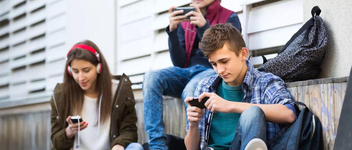 Fearles is Crimestopper's youth service for 11-17 year old. 